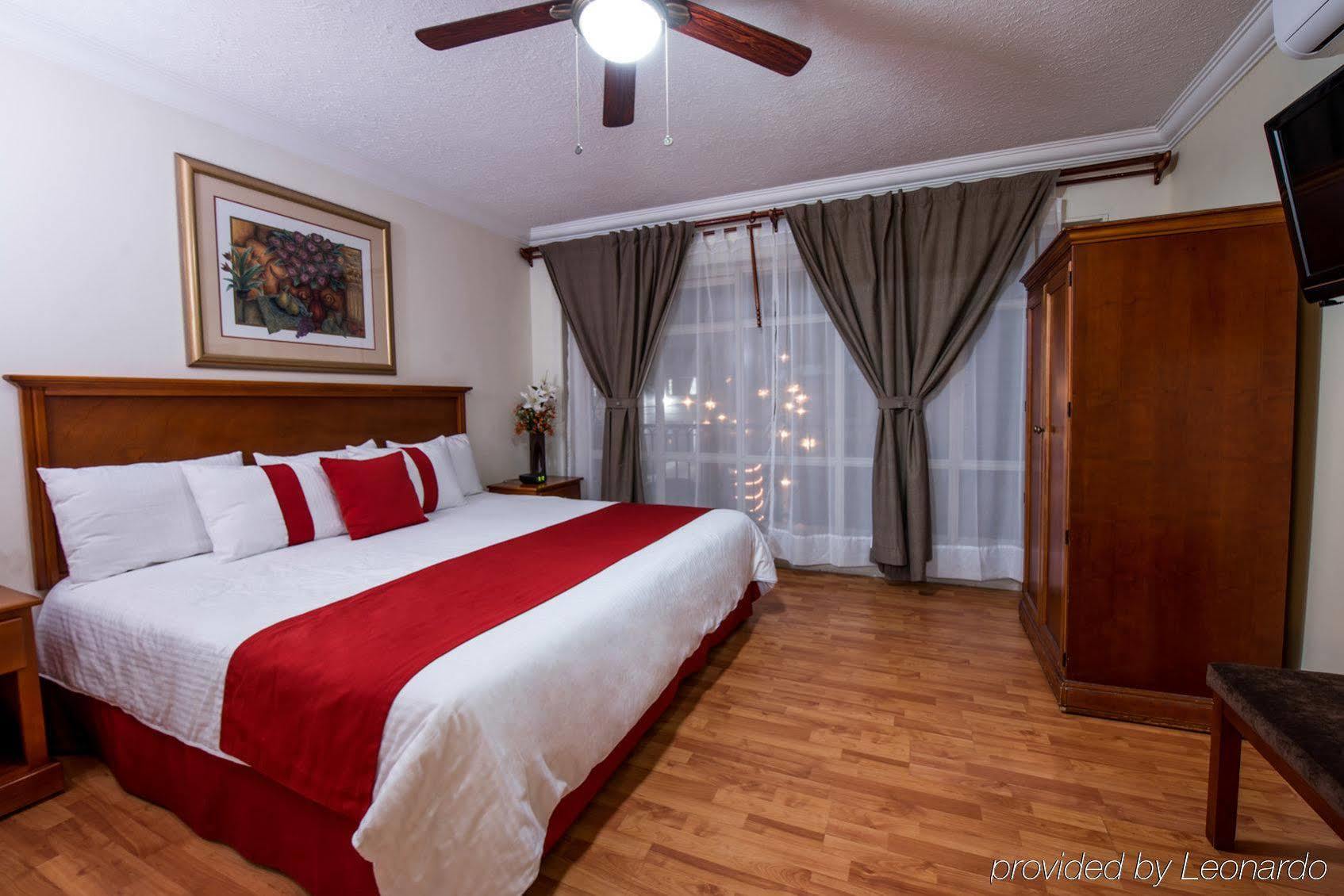 Del Marques Hotel And Suites Guadalajara Ngoại thất bức ảnh