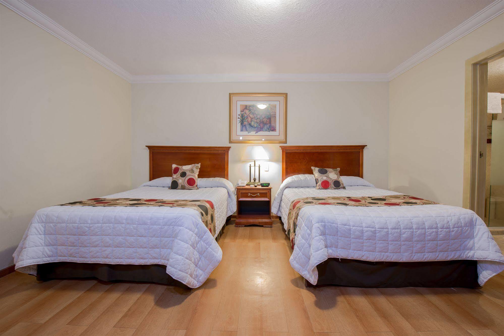 Del Marques Hotel And Suites Guadalajara Ngoại thất bức ảnh